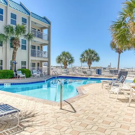 Poolside Villas 106 - Updated Beachfront Condo On Holiday Isle In Destin